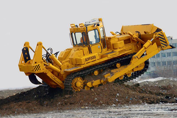 Трактор ДЭТ-320
