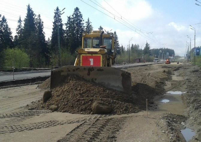 Бульдозер ДЗ 171 в работе