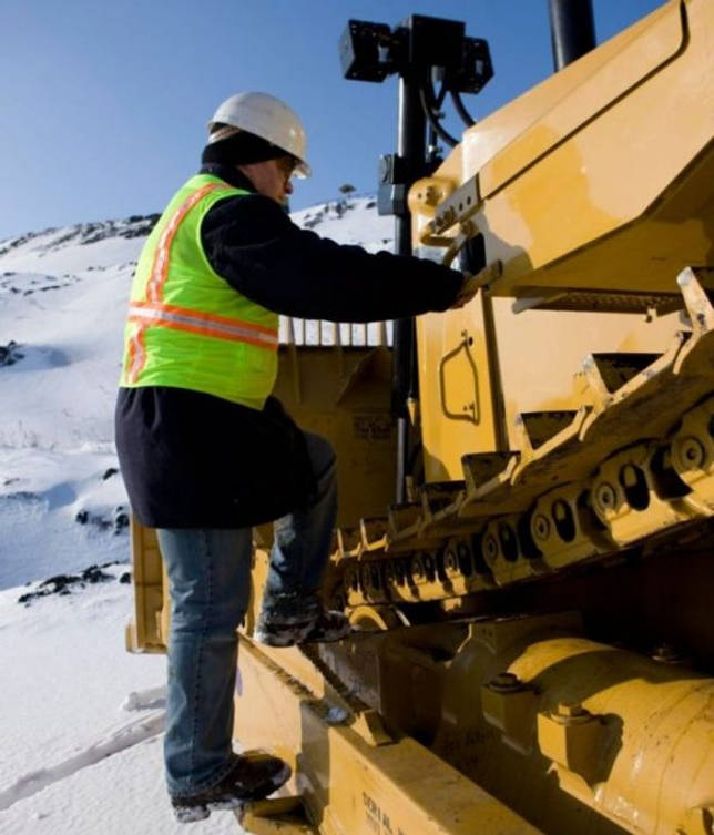 Обслуживание бульдозера Cat D9R