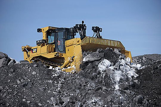 Уровень вибрации и шума в кабине Caterpillar D9R снижен до 84 дБ